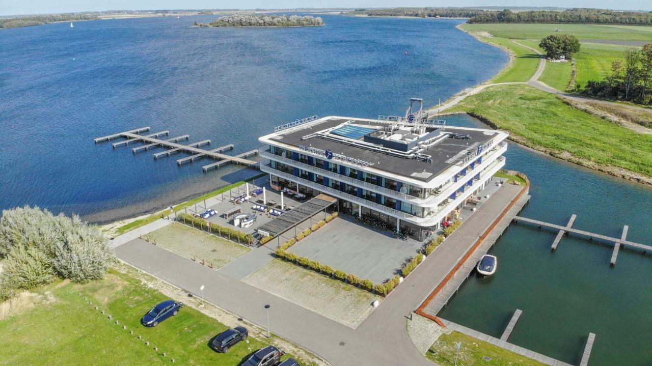Fletcher Hotel-Restaurant Het Veerse Meer Arnemuiden Exterior foto